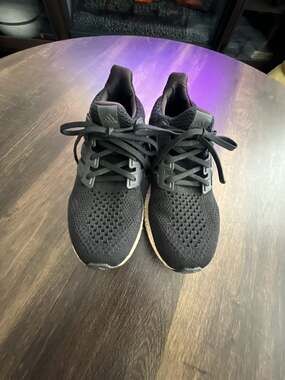 Adidas Ultraboost 5.0 DNA Women’s Running Shoes Black White GV8744 Size US 9.5